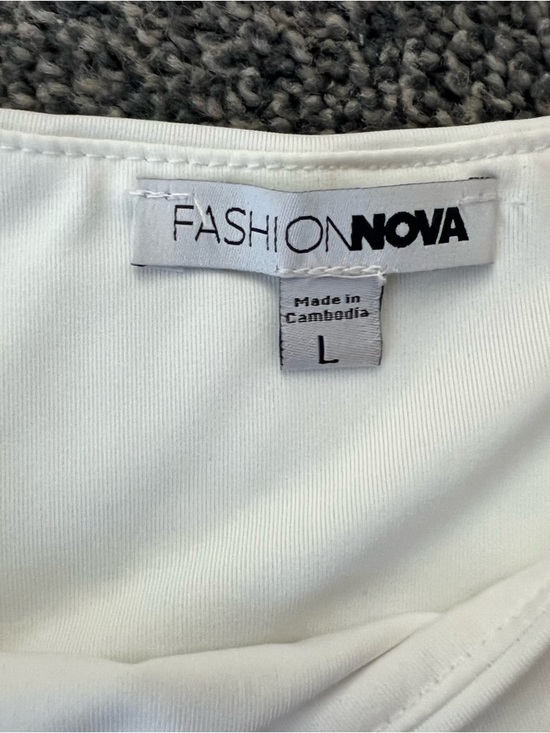 Fashion Nova White Scoop Neck Cropped Tank - Picture 2 of 5